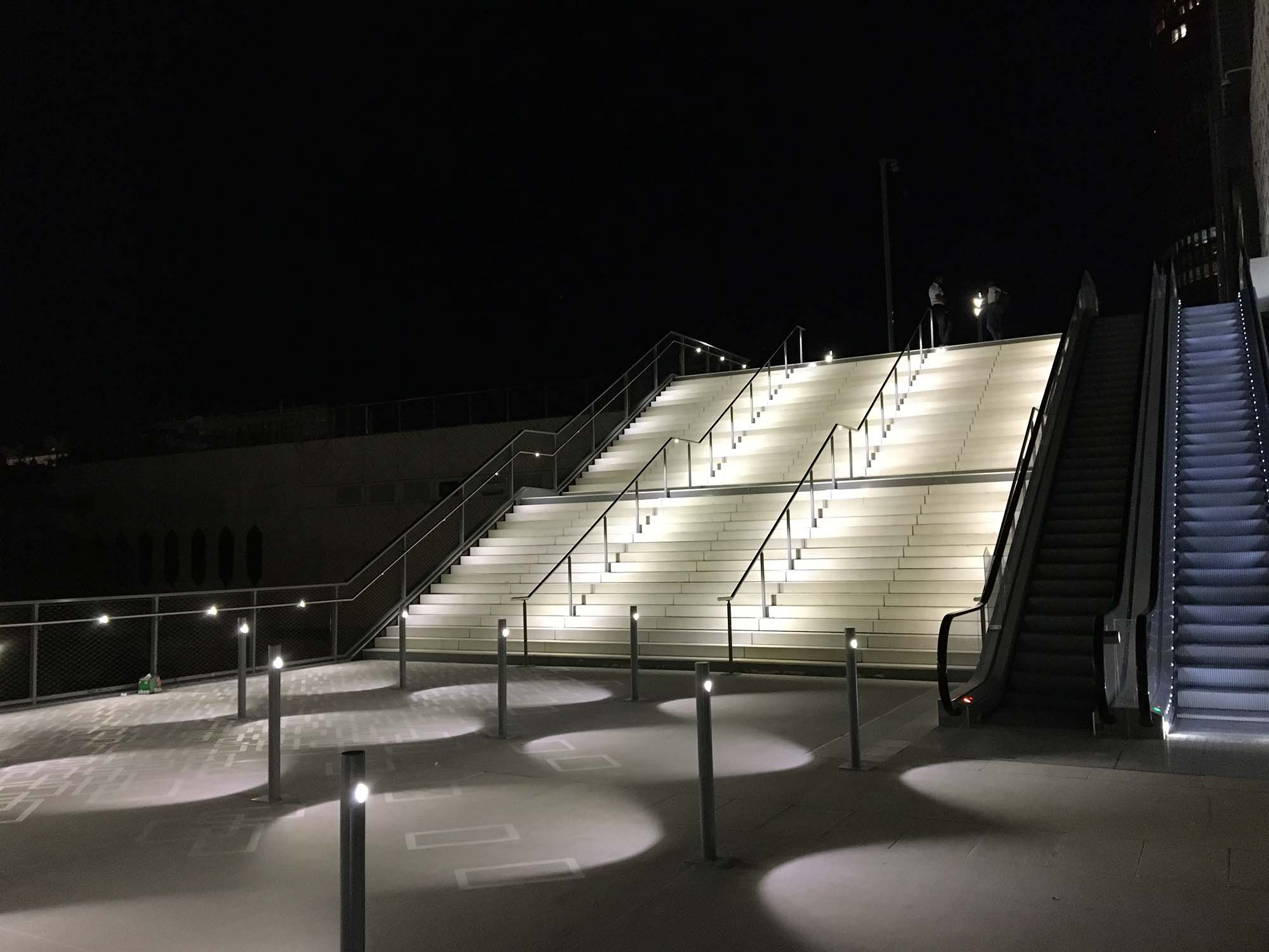 Planet LED Puck MegaPuck Bollard Luminaire